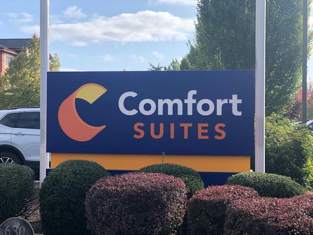 Comfort Suites Salem Exterior photo